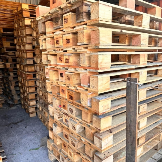 Đóng pallet gỗ giá rẻ tại Tphcm