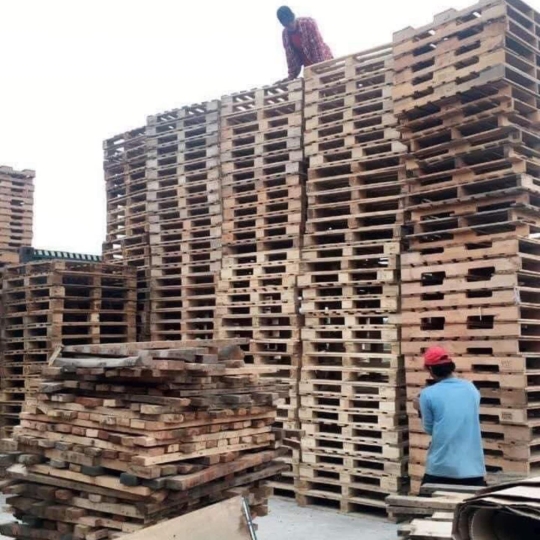 Đóng pallet gỗ giá rẻ Bình Dương