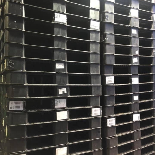 Pallet nhựa cũ giá rẻ 